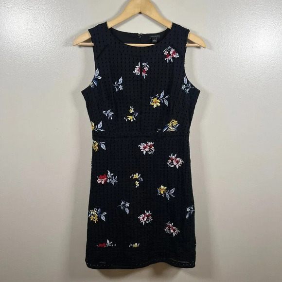 ann taylor Dresses & Skirts - Ann Taylor Eyelet Floral Sheath Dress Size 6 Black Work Office Career Church